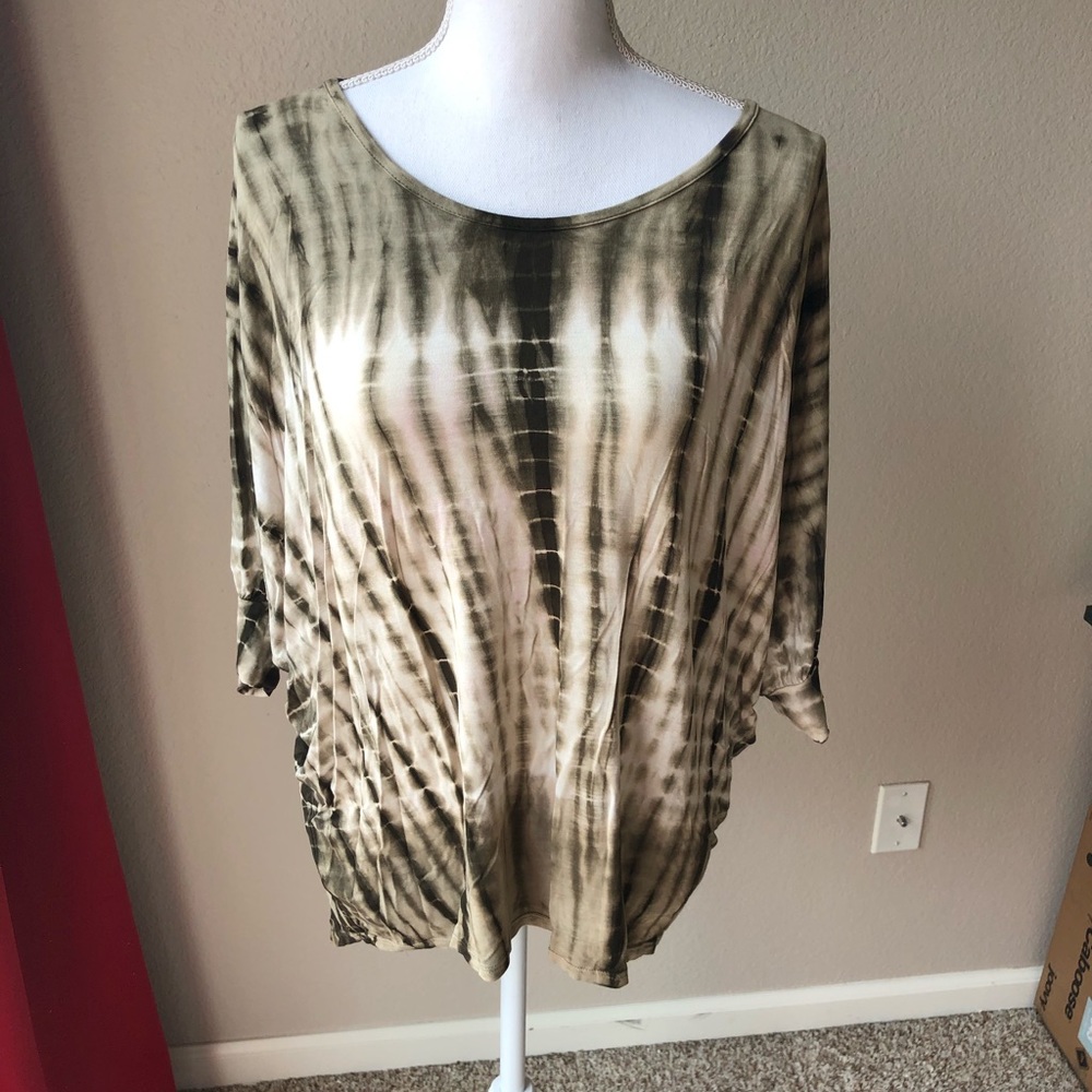 Tie-dyed high-low mid-arm t-shirt